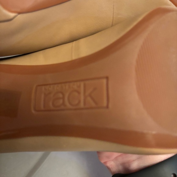Nordstrom Rack Classic Tan Heels - Picture 7 of 9